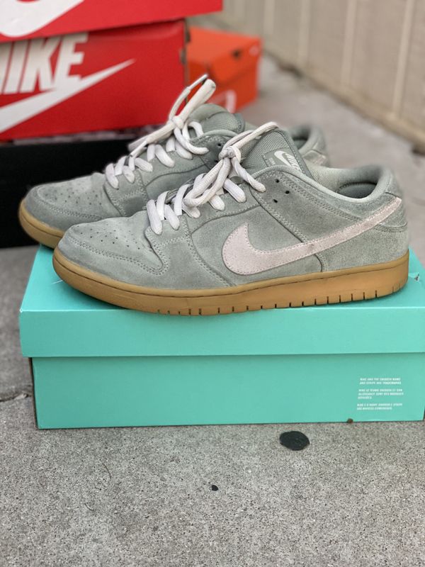 Nike SB Dunk Low Island Green Gum (size 10) for Sale in La Puente, CA - OfferUp