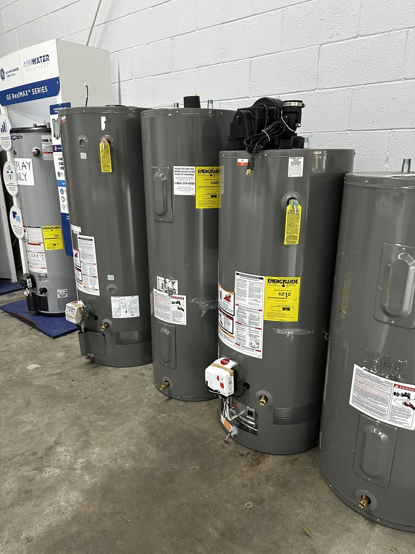 🔥CLEARANCE WATER HEATERS AVAILABLE 30, 40, & 50 GALLON GAS OR ELECTRIC 🔥WARRANTY 🔥DELIVERY🔥 