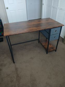 Computer table