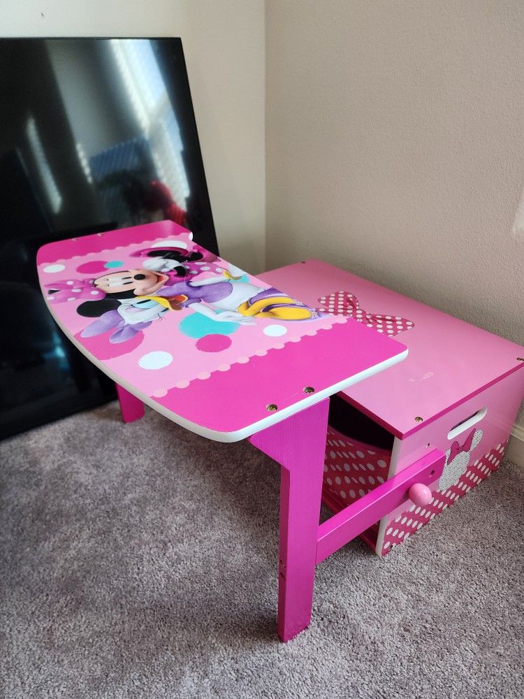 Minnie Mouse Desk