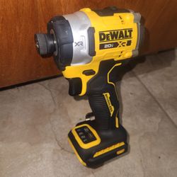 LIKE NEW DEWALT 20V MAX XR BRUSHLESS MOTOR (3 SPEED) IMPACT DRIVER TOOL ONLY