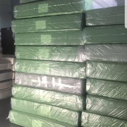 ⚜️NEW QUEEN SIZE PILLOW TOP DELUXE MATTRESS W.BOXSPRING INCLUDED ⚜️ CONTACT US FOR MORE INFORMATION 😊