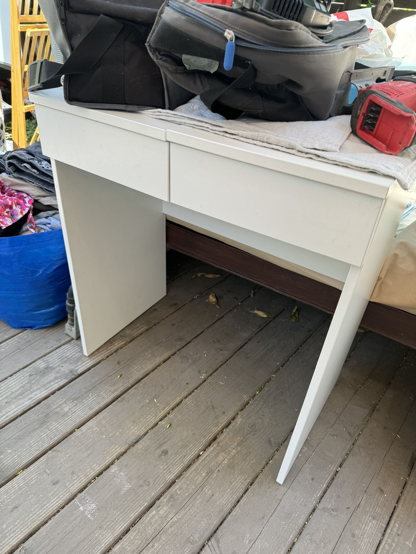 Ikea Vanity Desk/ Dressing Table