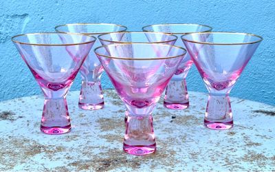 Set of 6 modern pink martini glasses with gold rim