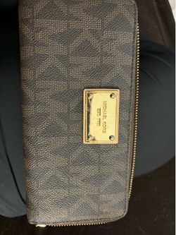 Brown Michael Kors Brown  Spacious brown wallet with gold accents
