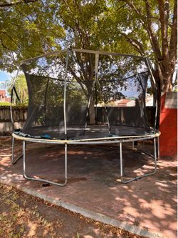 Trampoline- free