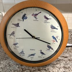 Very rare Clock Bird Sound Clock 12 different birds plays evey hour 12"