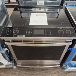Profile 30 in 4 Burner Element Smart Slide-In Induction Range in Fingerprint Resistant Stainless w/ Convection, Air Fry
