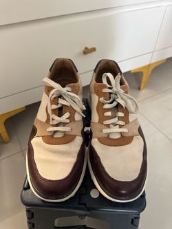 Clarks Un Globe Run sneakers, size 10.5.