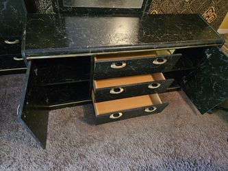 BLACK BEDROOM FURNITURE SET – 3 PIECES – $350 OBO