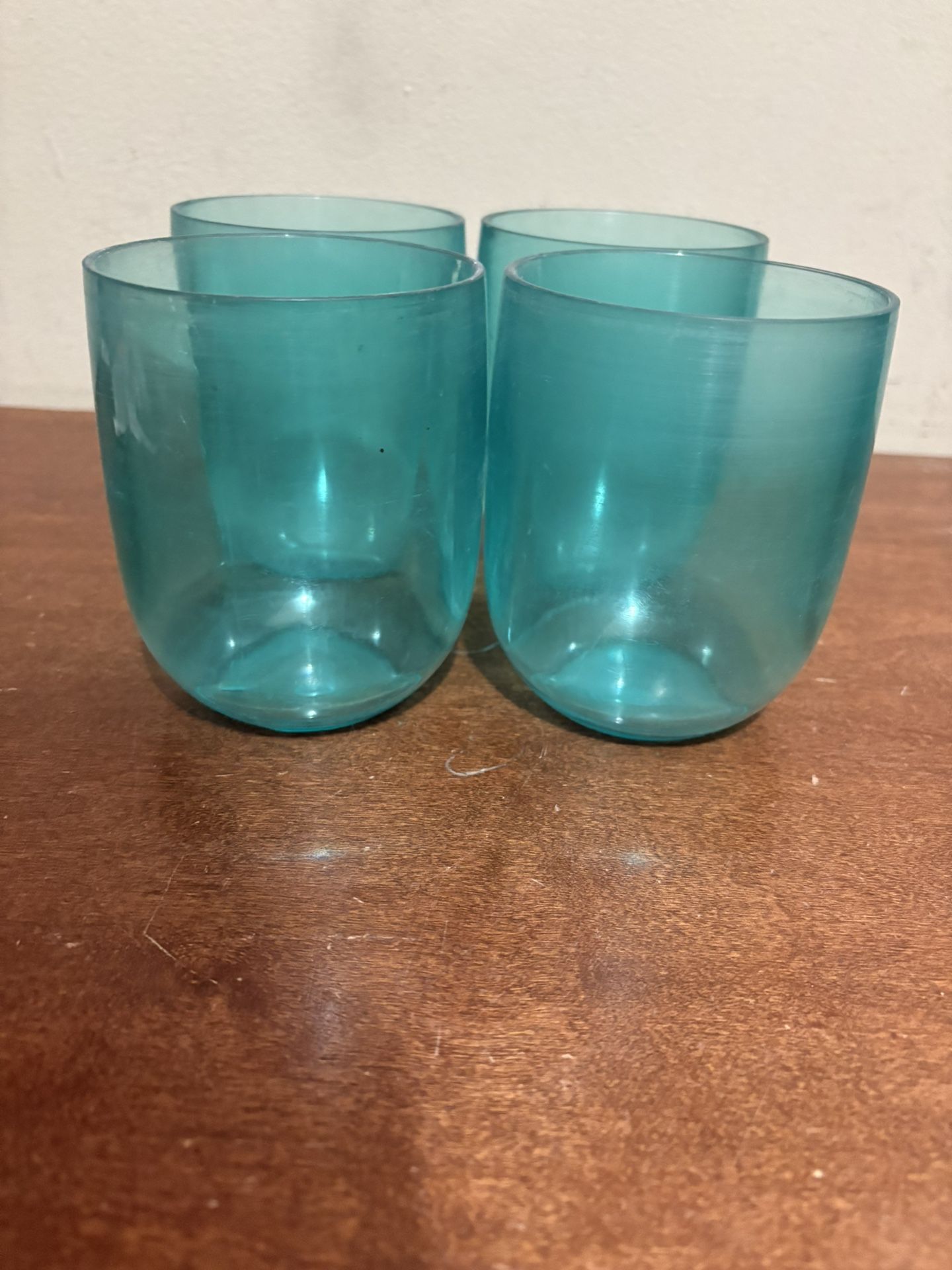 Stylish Teal Plastic Wine Glass Set