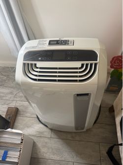 De’Longhi Portable Air Conditioner 12,000 BTU  De’Longhi portable AC unit in good working condition. Model: PAC AN120EW