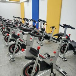 FreeMotion Stationary Bike Spin Bike Indoor Exercise Bicycle Cardio Workout 