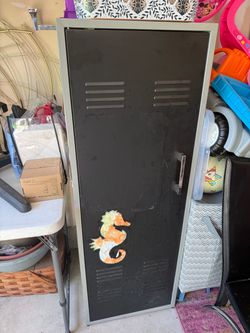 Metal Storage Locker with Vented Door