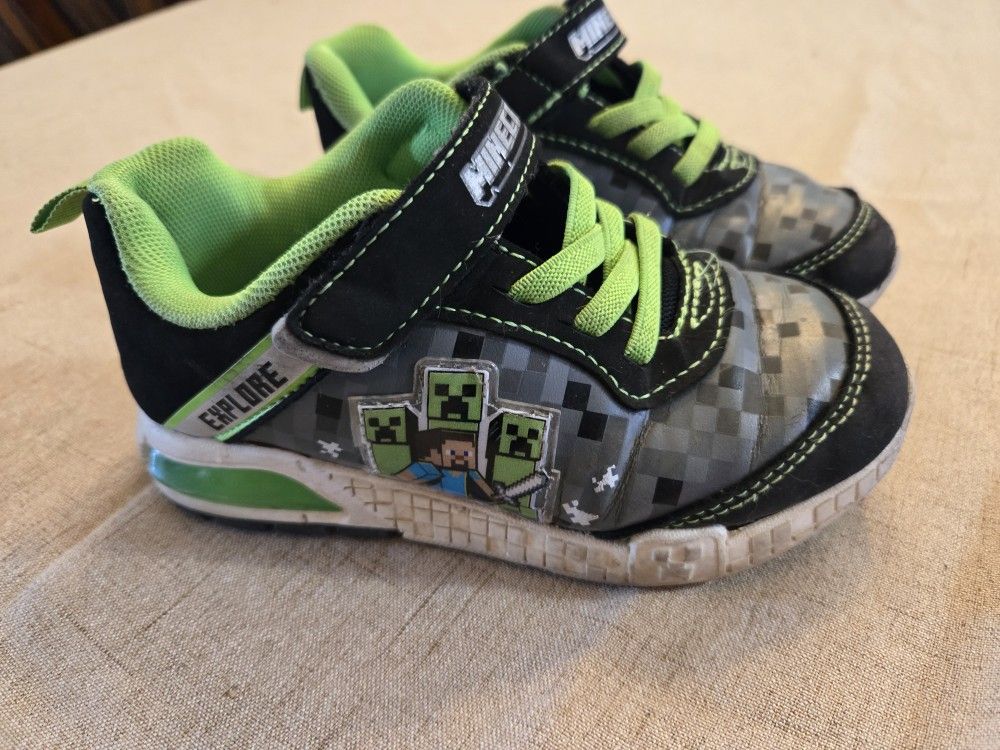 Boys Minecraft Shoes. Little Kid Size 11C.