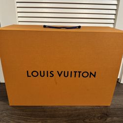 Price Cut!!!!LV 2023 Bandoulière Keepall 55 NEVER USED