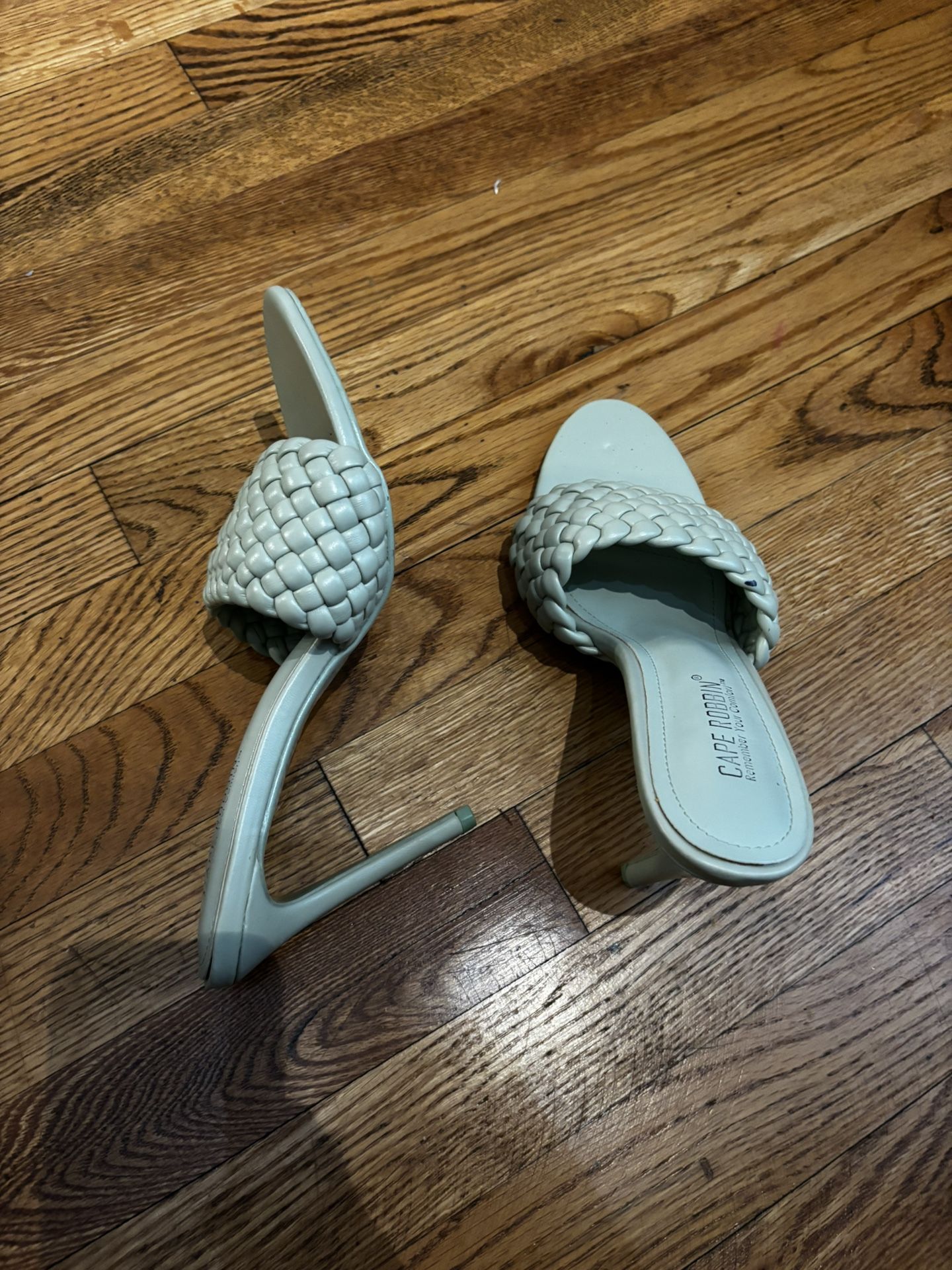 Cape Robbin Green Heels Size 10