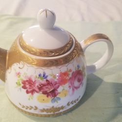 Royal Scotland Small Tea Pot.fine China. Floral Patterns.  Woodland Hills,Ca 