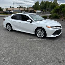 2018 Toyota Camry hybrid XLE