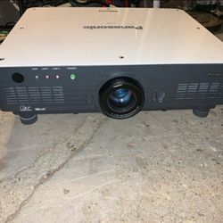 Panasonic dlp projector