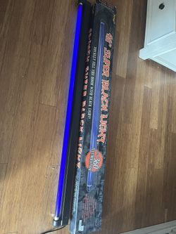 Spirit Halloween Super Black Light 48” 