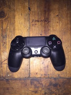 PS4 controller