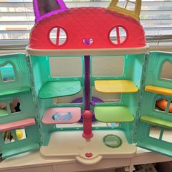 Gabby Doll House 