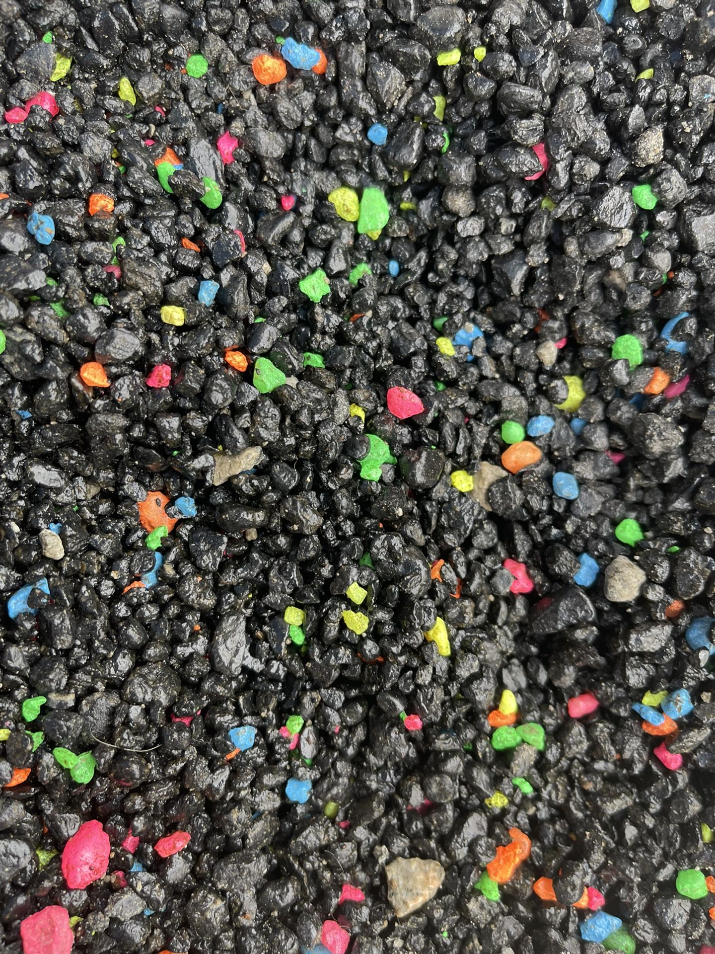 Fish tank gravel