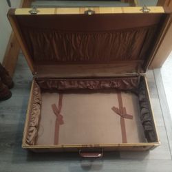 Antique Suitcase Mint Condition 