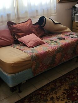 3 single bed frames with mattresses