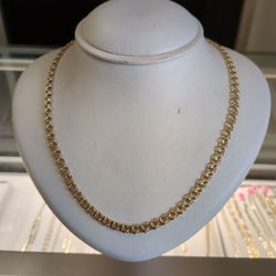 10k Gold Necklace 22.1 Grams 26 Long Layaway Available 10% Down If You Are Interested Please Ask For Maribel Thank You 