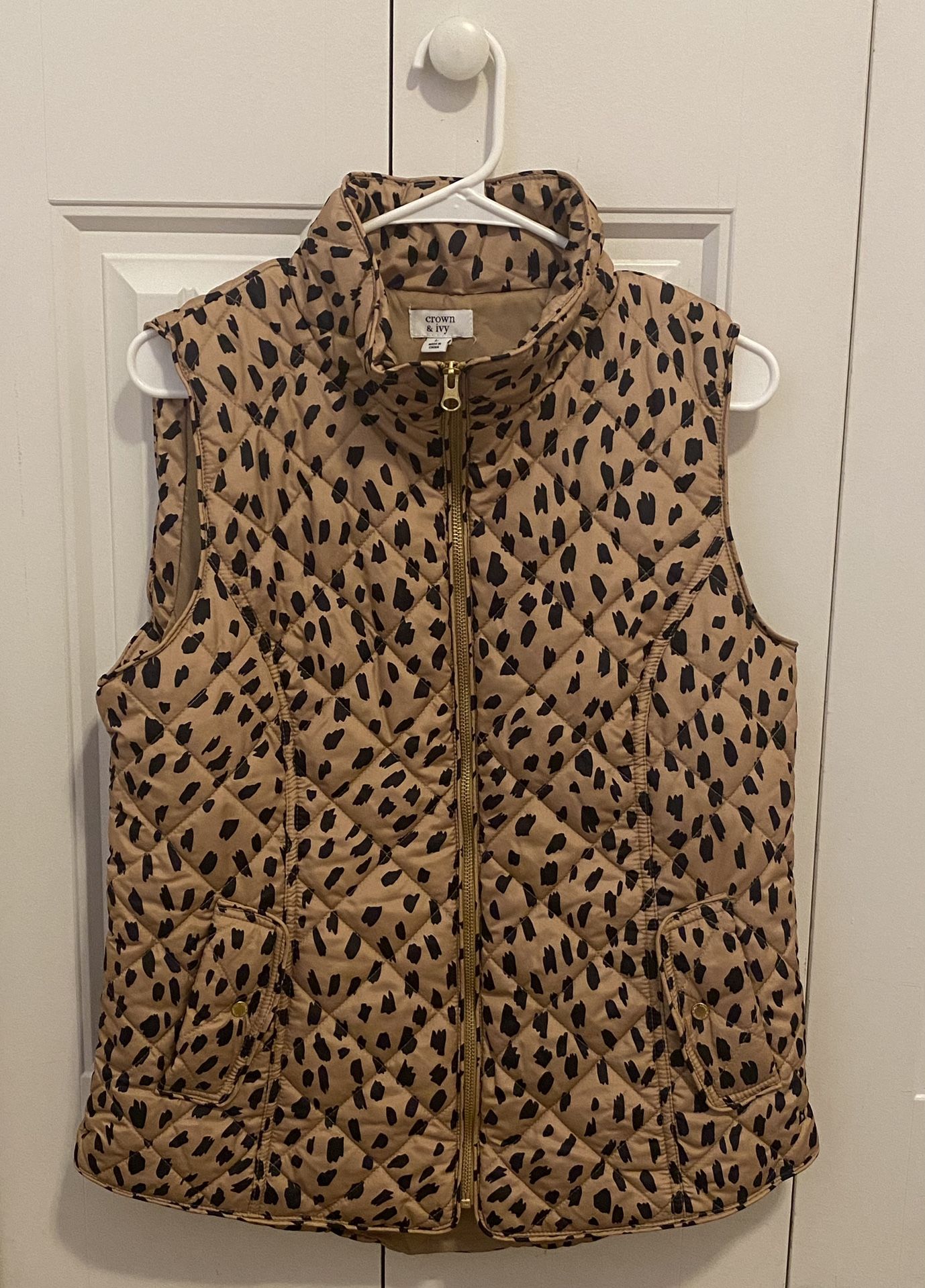 Stylish Crown & Ivy Puffer Vest