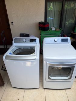 LG Washer and Dryer Set