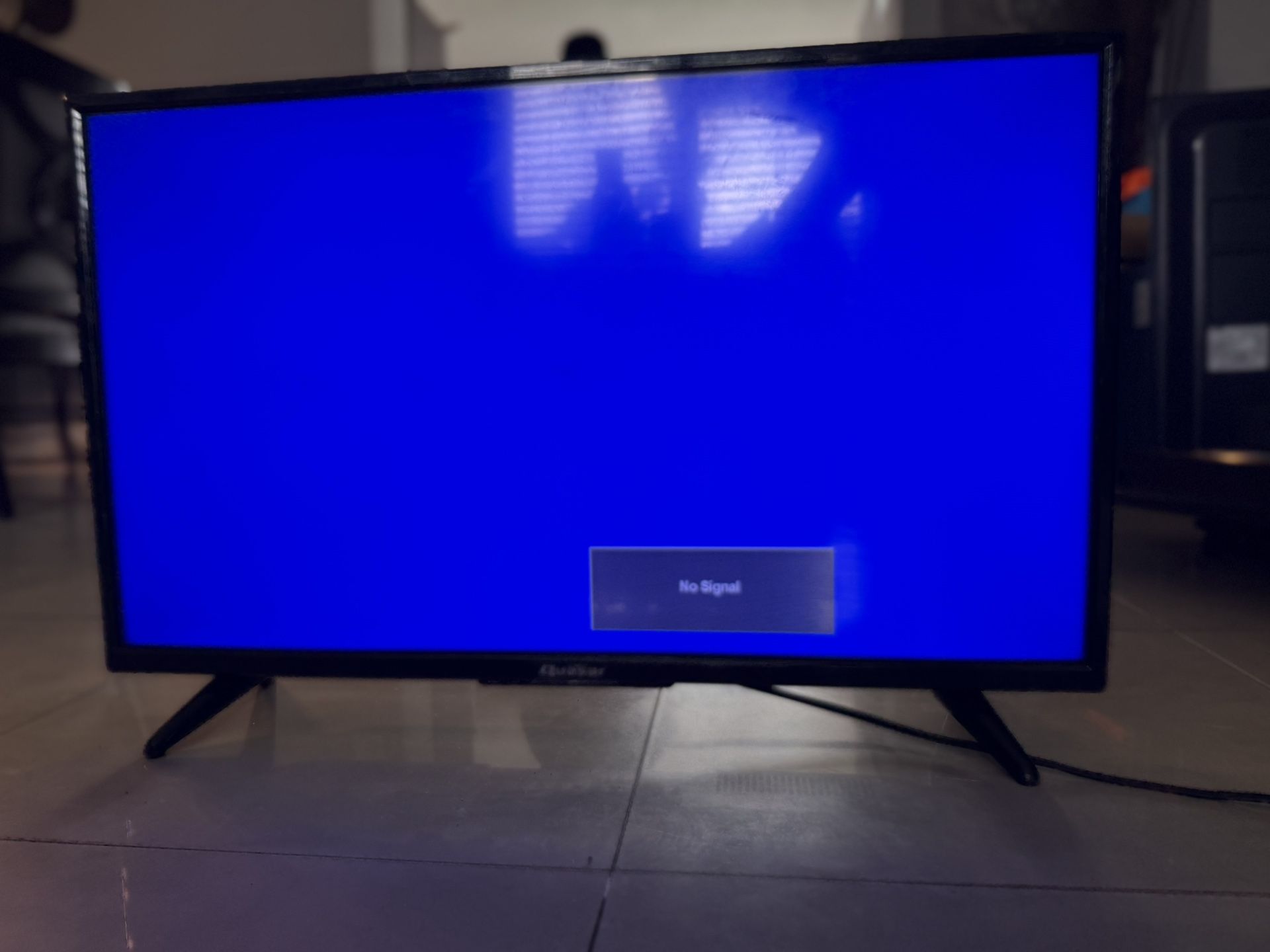 Quasar 32” & LG 32”