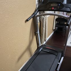 Weslo Cadence G 5.9i Folding Treadmill with Adjustable Incline