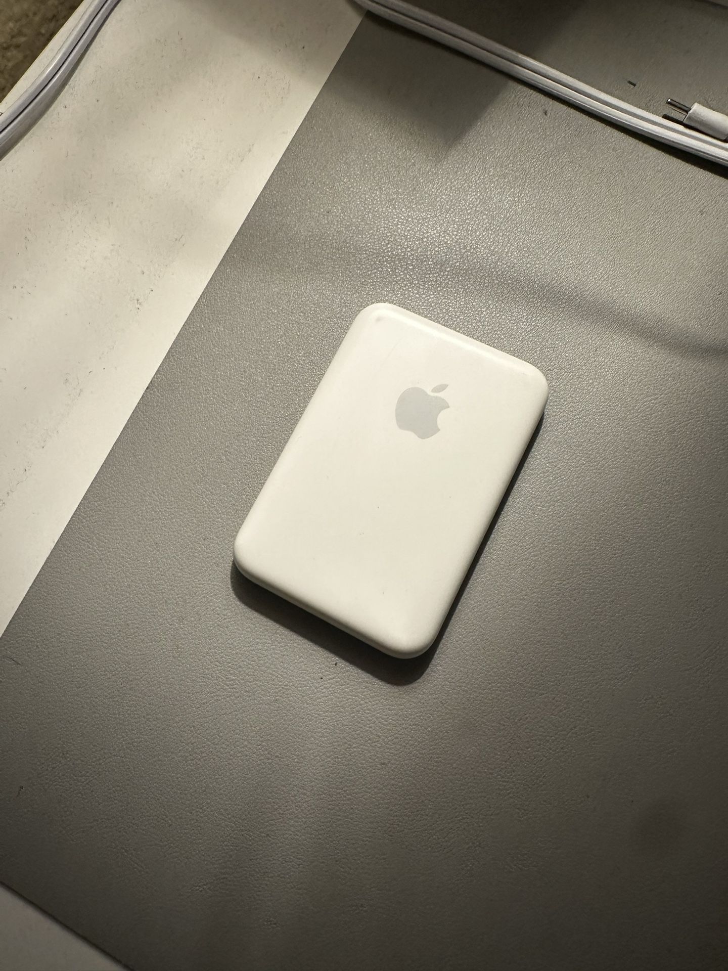 Apple MagSafe Battery Charger