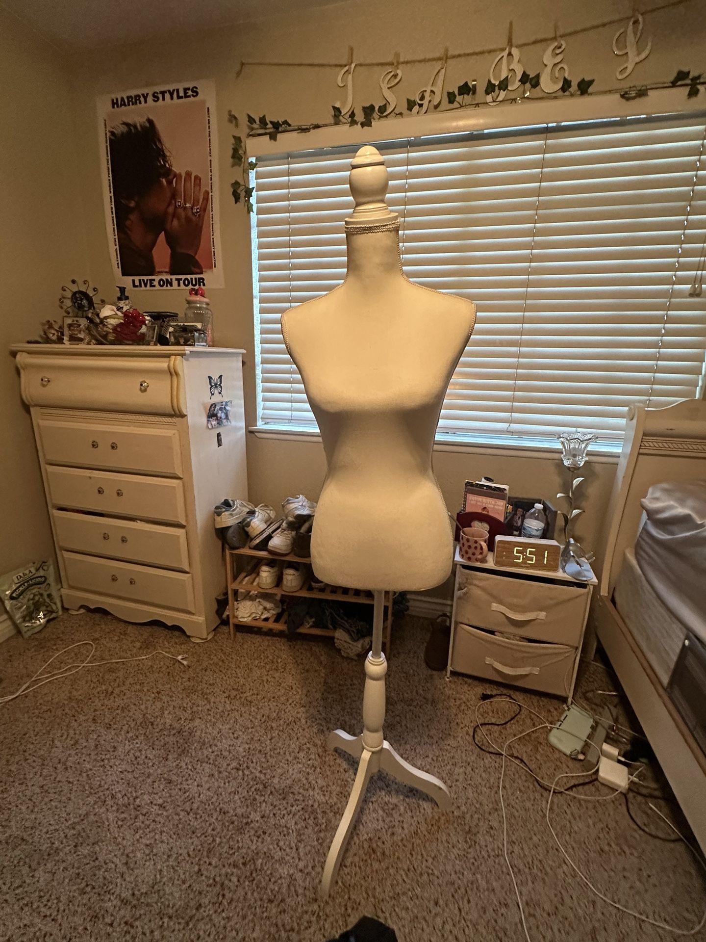 Sowing Mannequin 