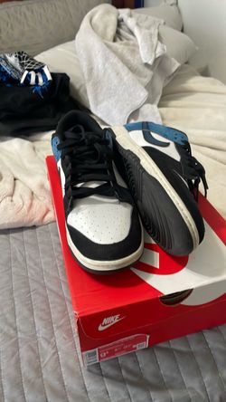 selling these “nike dunk low retro NAS” for 50$ they have been used for like a week
