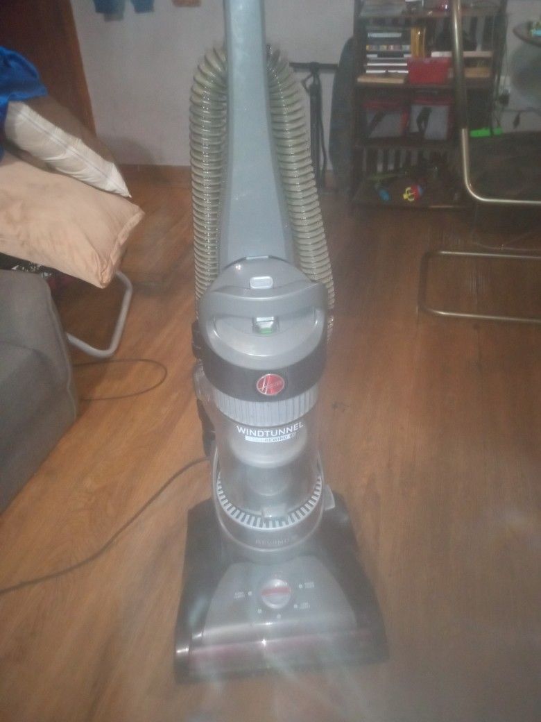 Hoover Windtunnel Bagless Vacuum Cleaner