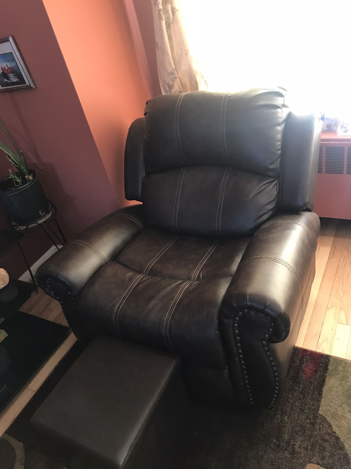 Leather Look Recliner Chocolate brown Like New