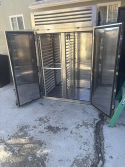 Walk In Refrigerator Brand New Market Value $11,900. 
