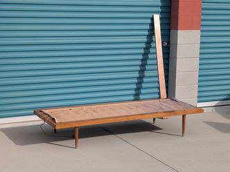 Mid Century Walnut Daybed, George Nelson/Herman Miller Style