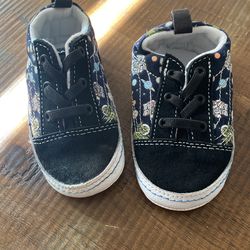 Vans Infant Shoe Size 4 Never Worn