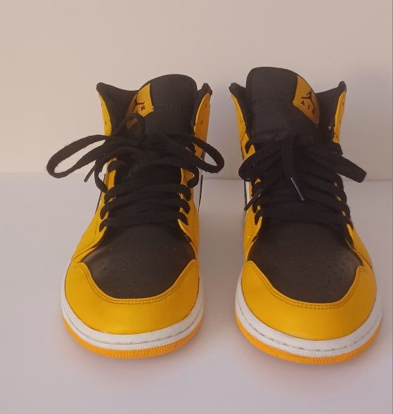 Air Jordan 1 Mid Yellow Taxi - Size 11.5
