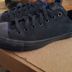 Size 11 Men's Converse