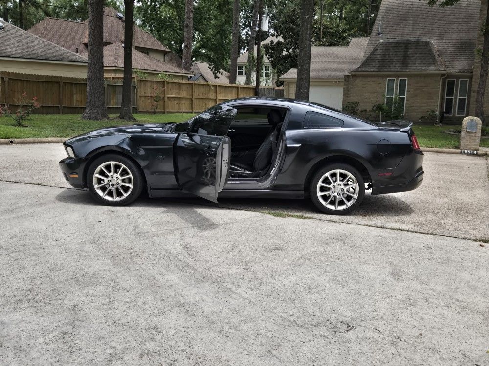 2010 FORD MUSTANG