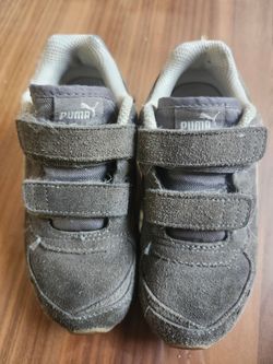 Kids puma shoes size 10
