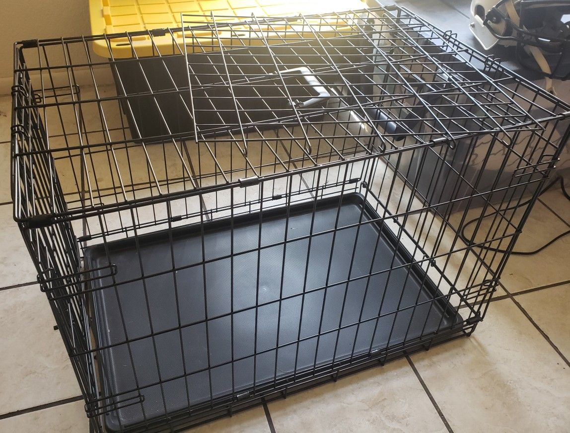 Dog Crate Size:
30"L x 19"W x 21"H