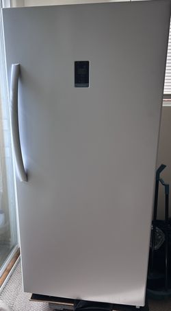 Insignia 13.3 Cu. Ft white upright Freezer