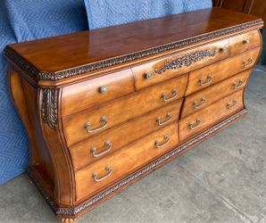 Millennium Chateau Frontenac Queen Bedroom set